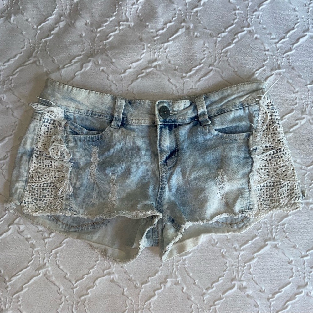 Vanilla Star lace shorts